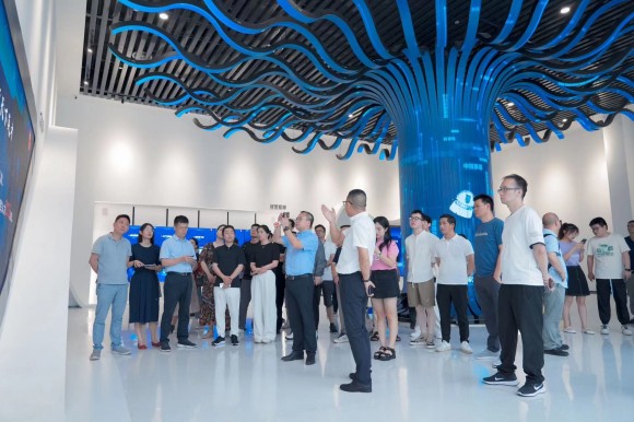 1689583241840238BE90.jpg 1689583241840238BE90.jpg